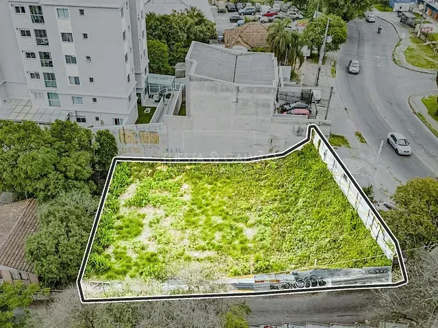 Terreno com 537m², à venda, no bairro Tingui em Curitiba