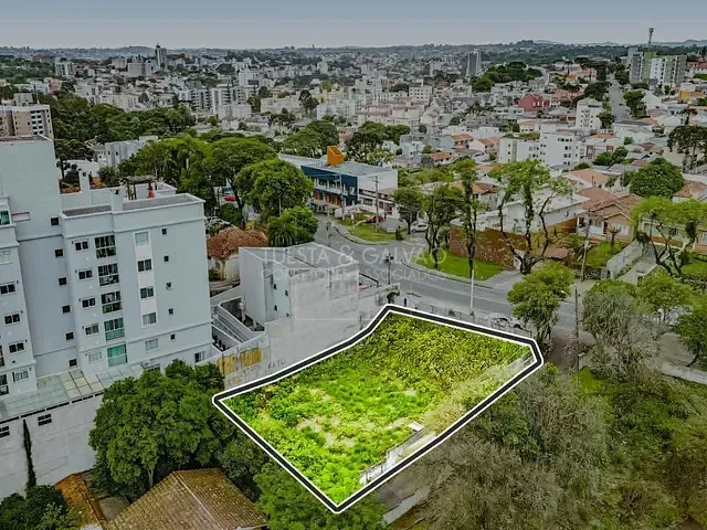 Terreno com 537m², à venda, no bairro Tingui em Curitiba