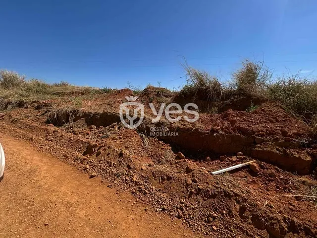 Terreno com 200m², à venda, no bairro Centro em Araxá