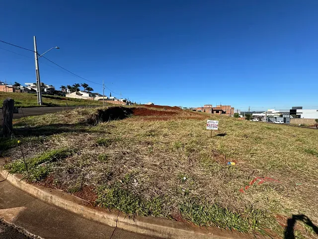 Terreno com 354m², à venda, no bairro Loteamento Residencial Cazarin em Apucarana