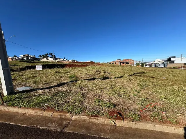 Terreno com 354m², à venda, no bairro Loteamento Residencial Cazarin em Apucarana