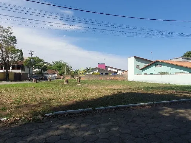 Terreno com 767m², à venda, no bairro Jardim das Rosas (Penedo) em Itatiaia