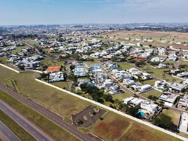 Terreno com 822m², à venda, no bairro Jardim Tarobá em Cambé