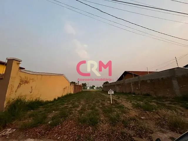 Terreno com 393m², à venda, no bairro Pq Res Laranjeira em Taquaritinga
