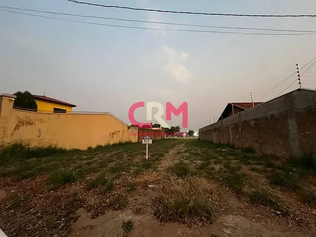 Terreno com 393m², à venda, no bairro Pq Res Laranjeira em Taquaritinga