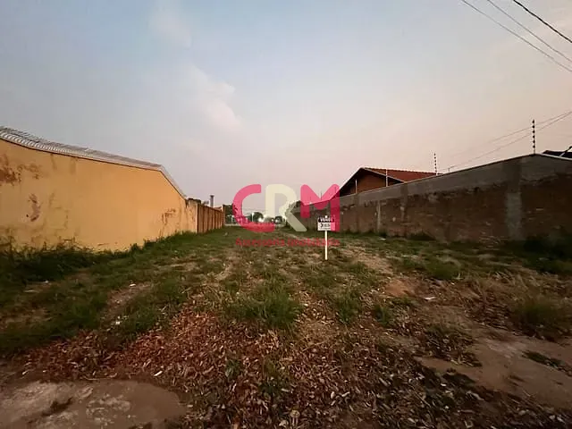 Terreno com 393m², à venda, no bairro Pq Res Laranjeira em Taquaritinga