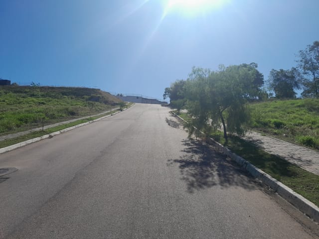 Terreno com 250m², à venda, no bairro Pinheirinho em Vinhedo