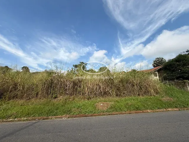 Terreno com 854m², à venda, no bairro Jardim Martinelli (Penedo) em Itatiaia