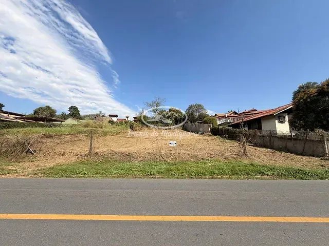 Terreno com 854m², à venda, no bairro Jardim Martinelli (Penedo) em Itatiaia