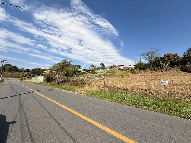 Terreno com 854m², à venda, no bairro Jardim Martinelli (Penedo) em Itatiaia