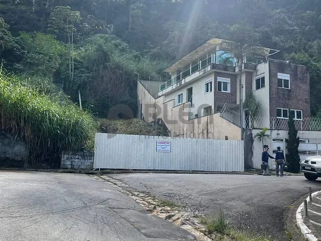 Terreno com 240m², à venda, no bairro Vila Irmãos Arnoni em São Paulo