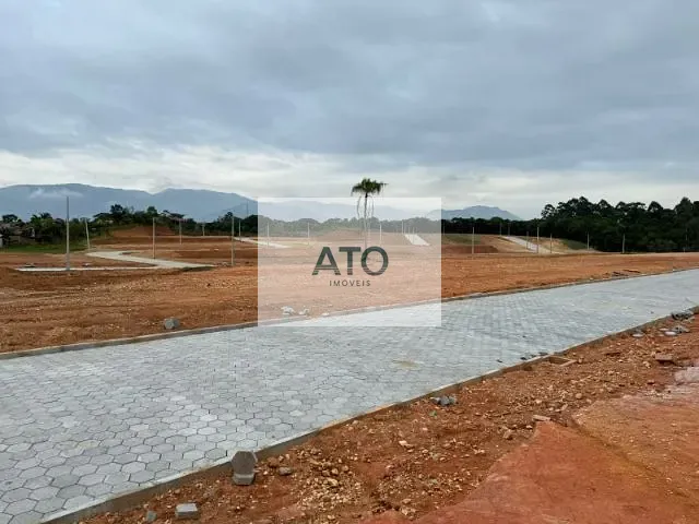 Terreno com 360m², à venda, no bairro Moura em Canelinha