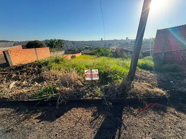 Terreno com 540m², à venda, no bairro Jardim Trabalhista em Apucarana