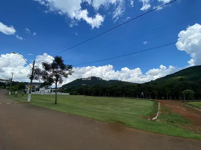Terreno com 873m², à venda, no bairro Bortolan Norte I em Poços de Caldas