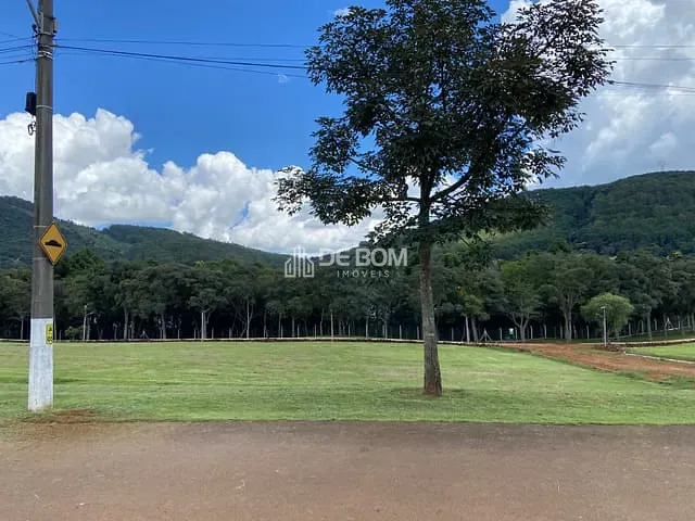 Terreno com 873m², à venda, no bairro Bortolan Norte I em Poços de Caldas