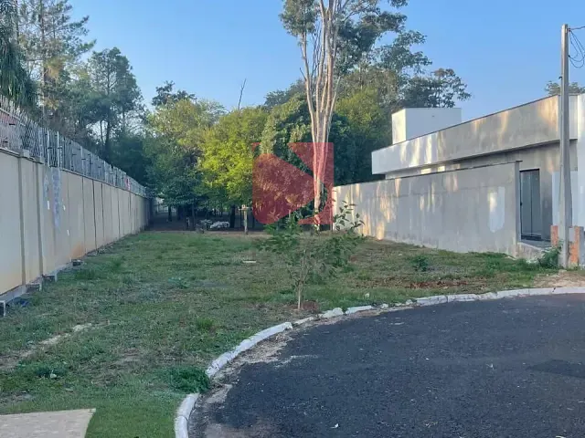 Terreno com 382m², à venda, no bairro Jardim São Fernando em Pirassununga