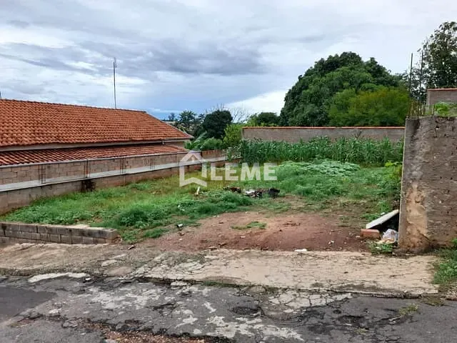 Terreno com 206m², à venda, no bairro Chácara São Pelegrino em Mococa