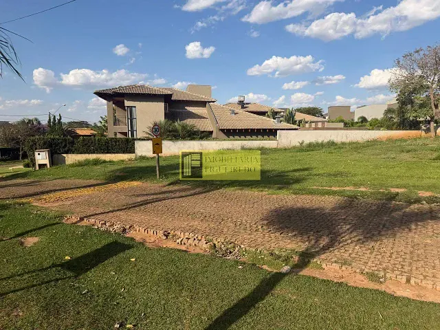 Terreno com 980m², à venda, no bairro Terras da Barra em Mendonça