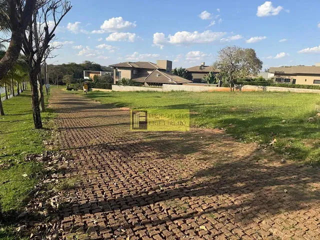 Terreno com 980m², à venda, no bairro Terras da Barra em Mendonça