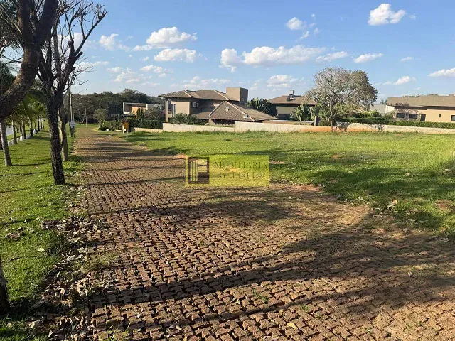Terreno com 980m², à venda, no bairro Terras da Barra em Mendonça