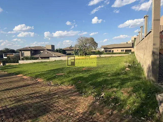 Terreno com 980m², à venda, no bairro Terras da Barra em Mendonça