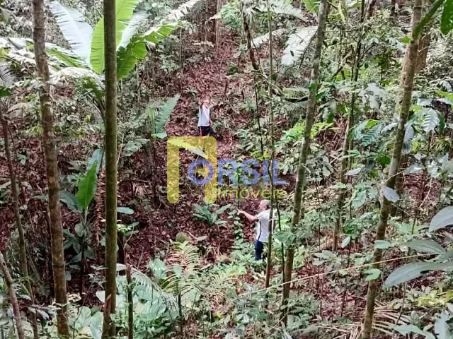 Terreno com 2000m², à venda, no bairro Itapeti em Guararema