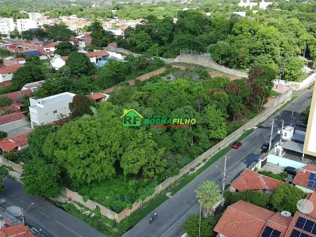 Terreno à venda, no bairro Planalto em Teresina
