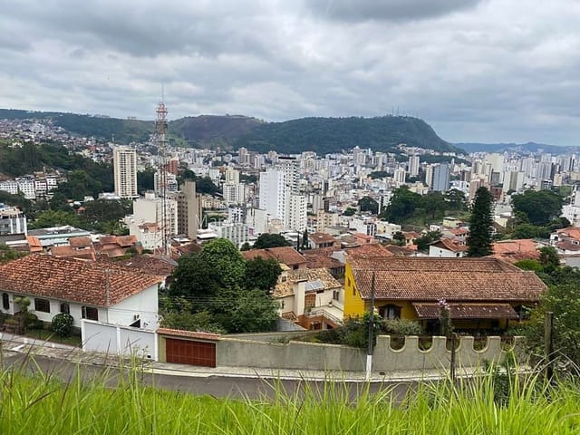 Terreno com 385m², à venda, no bairro Cidade Jardim em Juiz de Fora