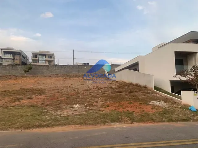 Terreno com 600m², à venda, no bairro Condomínio Residencial Colinas do Paratehy em São José dos Campos