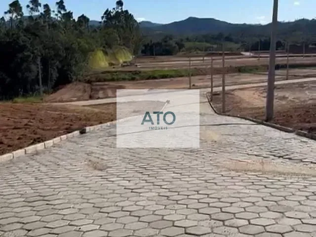 Terreno com 360m², à venda, no bairro Moura em Canelinha