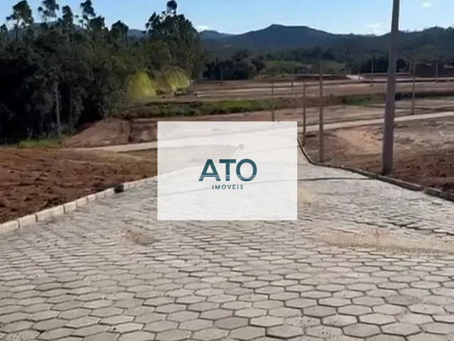 Terreno com 360m², à venda, no bairro Moura em Canelinha