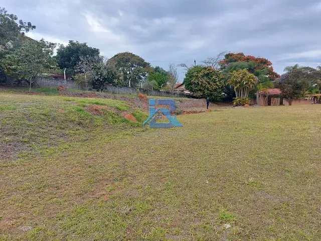 Terreno com 2050m², à venda, no bairro Capela do Barreiro em Itatiba