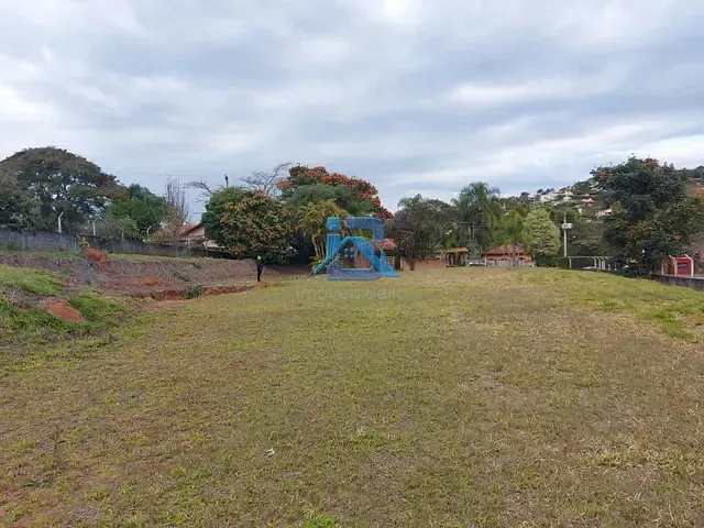 Terreno com 2050m², à venda, no bairro Capela do Barreiro em Itatiba