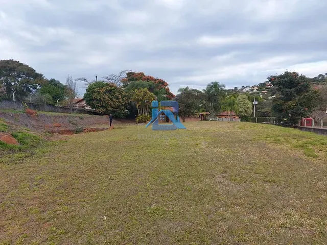 Terreno com 2050m², à venda, no bairro Capela do Barreiro em Itatiba