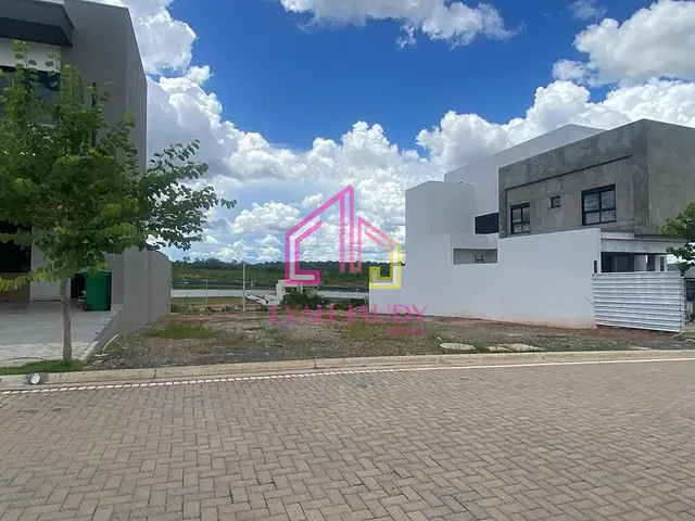 Terreno com 200m², à venda, no bairro Ribeirão do Lipa em Cuiabá