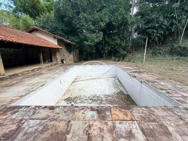 Terreno com 1455m², à venda, no bairro Jardim Martinelli (Penedo) em Itatiaia