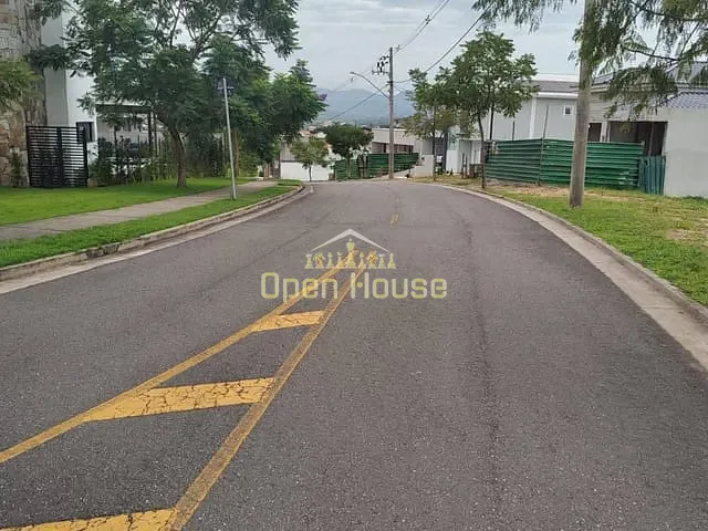 Terreno com 354m², à venda, no bairro Parque Ipiranga em Resende