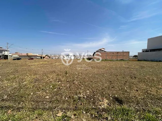 Terreno com 390m², à venda, no bairro Loteamento Villa das Artes em Araxá