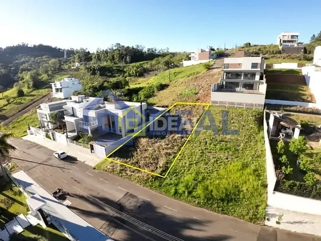 Terreno com 450m², à venda, no bairro Jardim em Concórdia