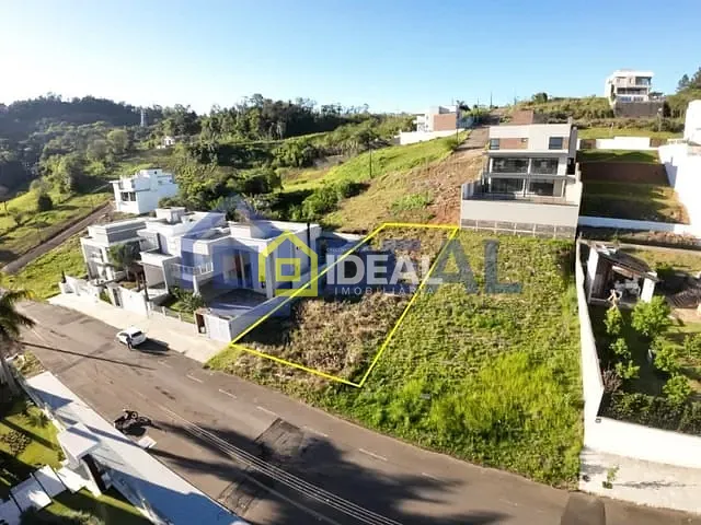 Terreno com 450m², à venda, no bairro Jardim em Concórdia