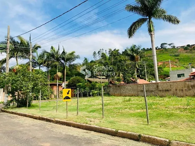 Terreno com 467m², à venda, no bairro Balança em Simão Pereira