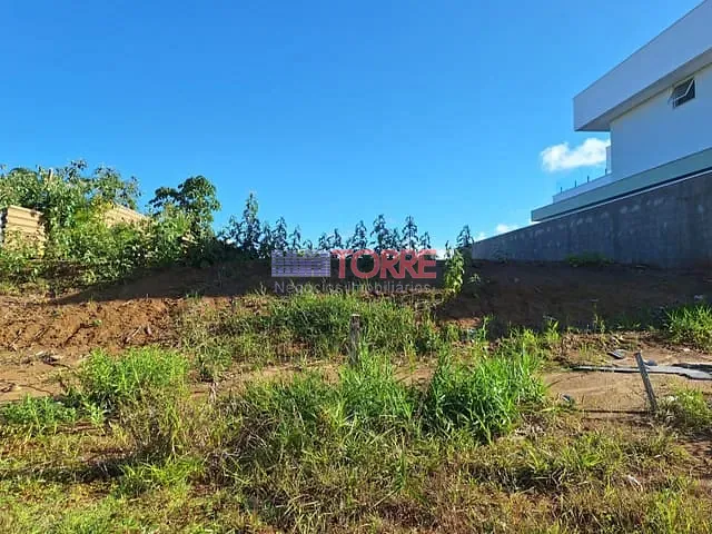 Terreno com 466m², à venda, no bairro Nossa Senhora da Vitória em Ilhéus
