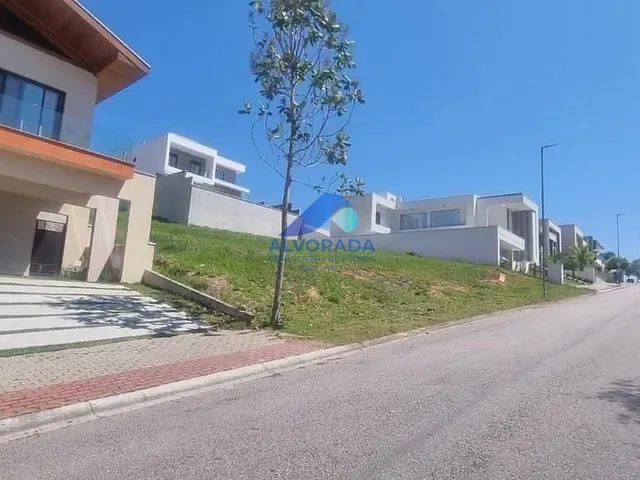 Terreno com 729m², à venda, no bairro Condomínio Residencial Colinas do Paratehy em São José dos Campos