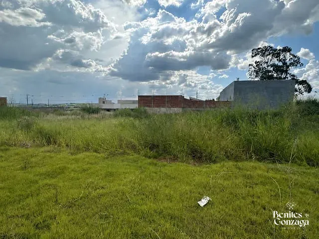 Terreno com 400m², à venda, no bairro Jardim Colombo (Distrito São Domingos) em Maringá