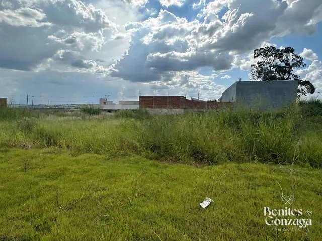 Terreno com 400m², à venda, no bairro Jardim Colombo (Distrito São Domingos) em Maringá