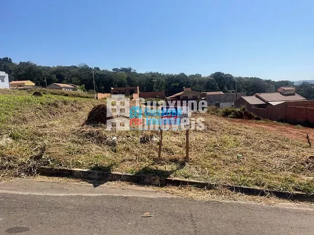 Terreno com 250m², à venda, no bairro Residencial Fazenda Planalto em Guaxupé
