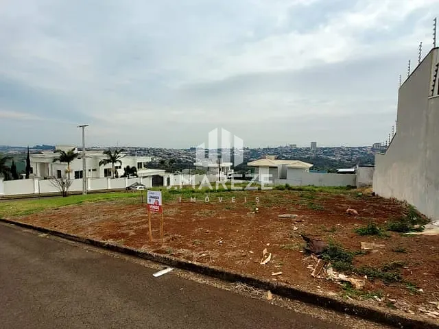 Terreno com 360m², à venda, no bairro Loteamento Residencial Cazarin em Apucarana