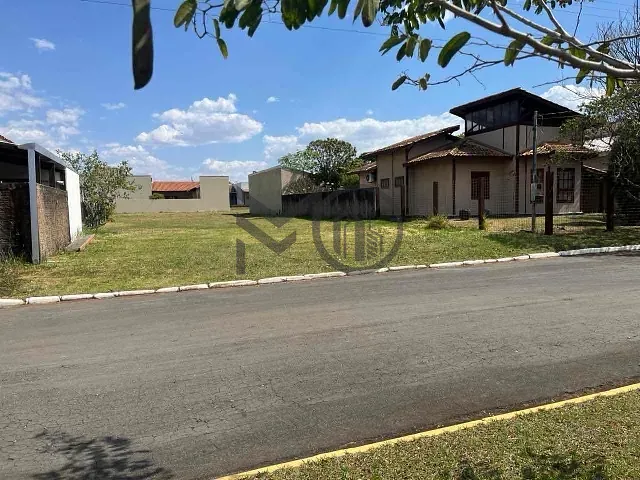 Terreno com 392m², à venda, no bairro AV TANCREDO NEVES em Chapada dos Guimarães
