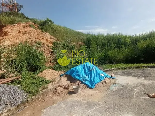 Terreno com 735m², à venda, no bairro Santa Rosa em Barra Mansa