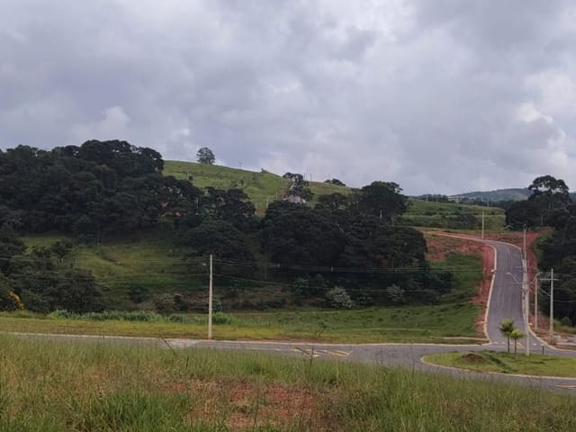 Terreno com 250m², à venda, no bairro GUARAIUVA em Vargem